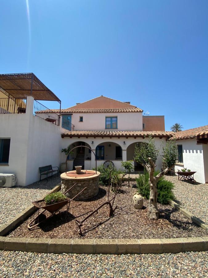 Centu Concas Bed & Breakfast Muravera Exterior photo